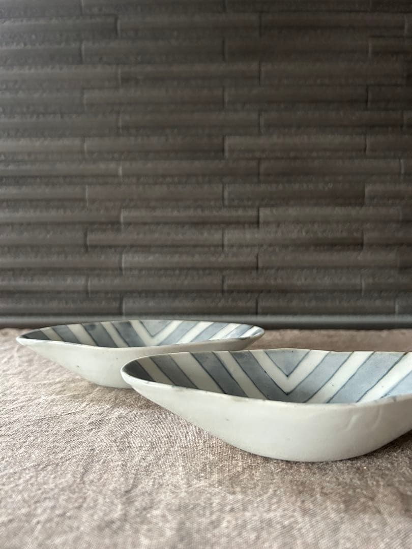 安齋新・厚子　白磁染付けふね皿　ペア