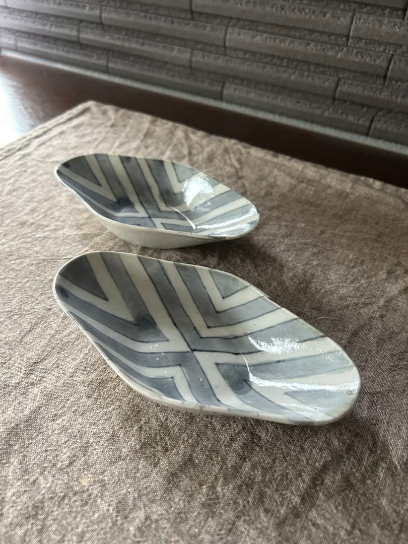 安齋新・厚子　白磁染付けふね皿　ペア