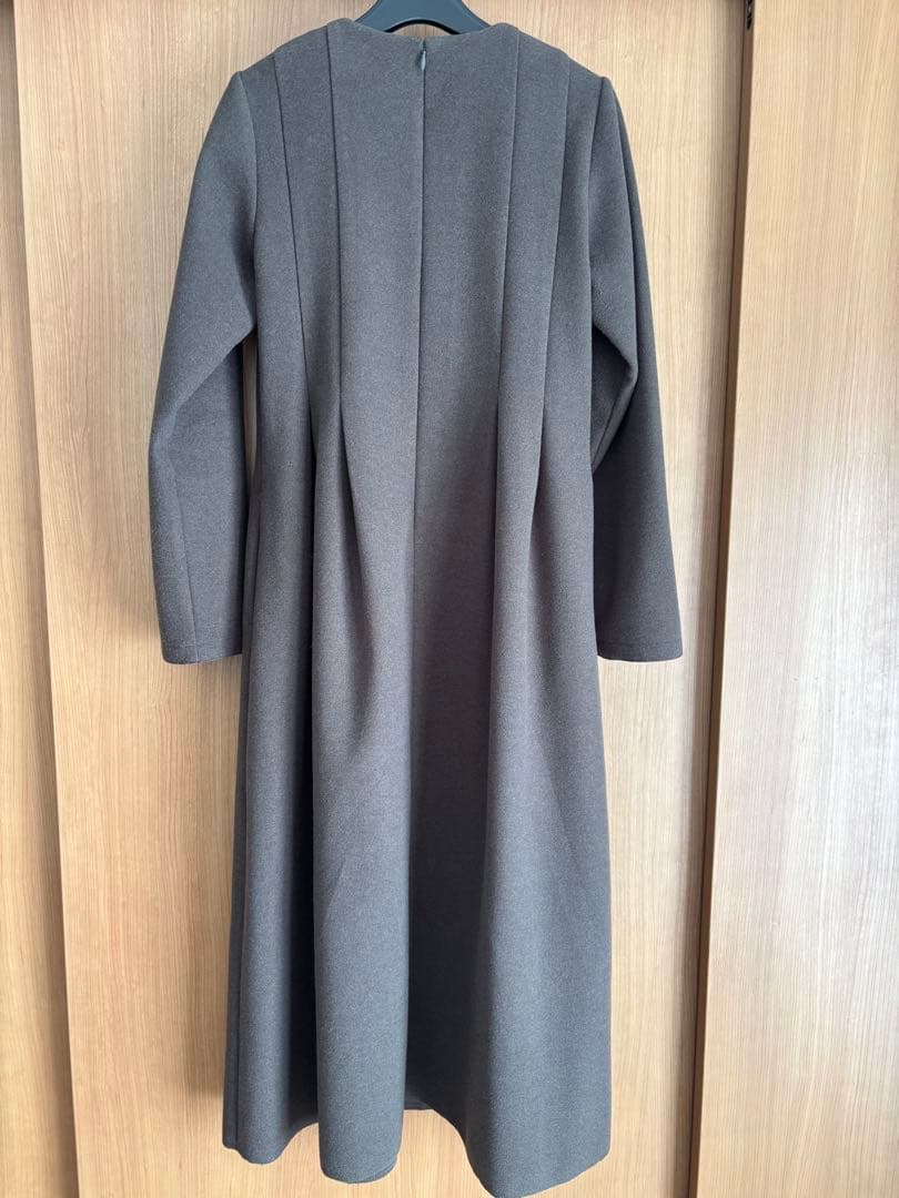 SHIPS エア ニードル クルーネック タック フレア ワンピース