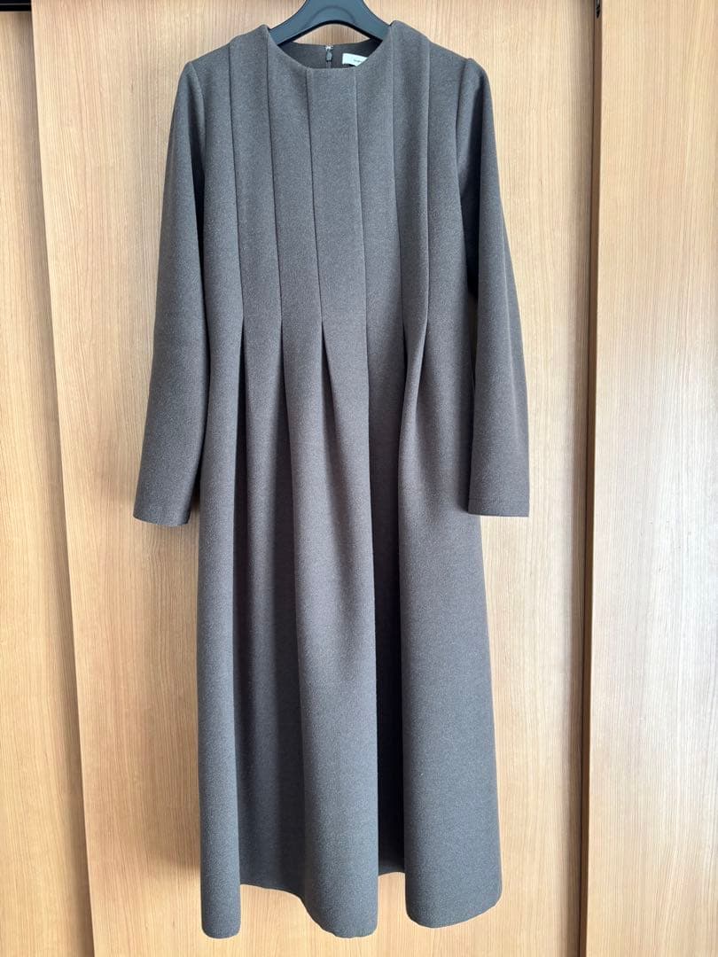 SHIPS エア ニードル クルーネック タック フレア ワンピース