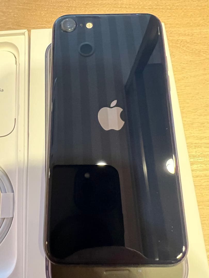 M*読様 キズ無し美品！Apple iPhone SE (第3世代) 64GB