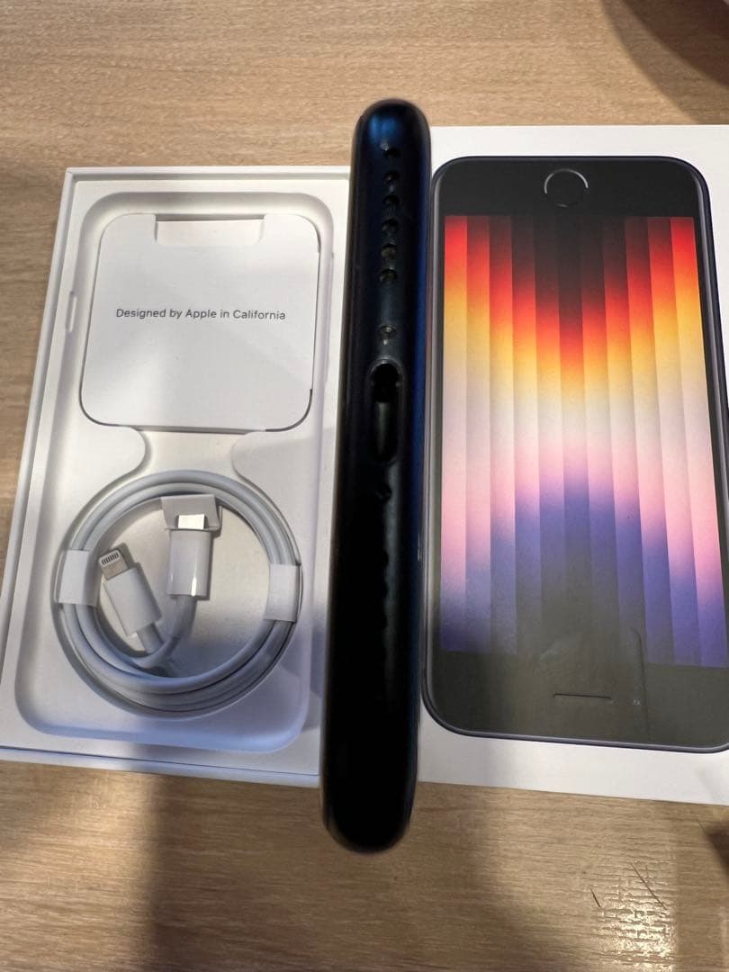 M*読様 キズ無し美品！Apple iPhone SE (第3世代) 64GB