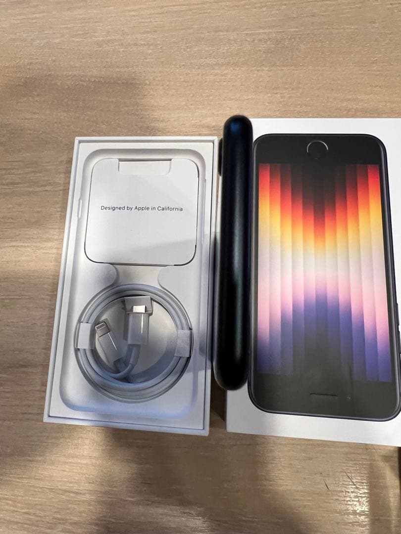 M*読様 キズ無し美品！Apple iPhone SE (第3世代) 64GB