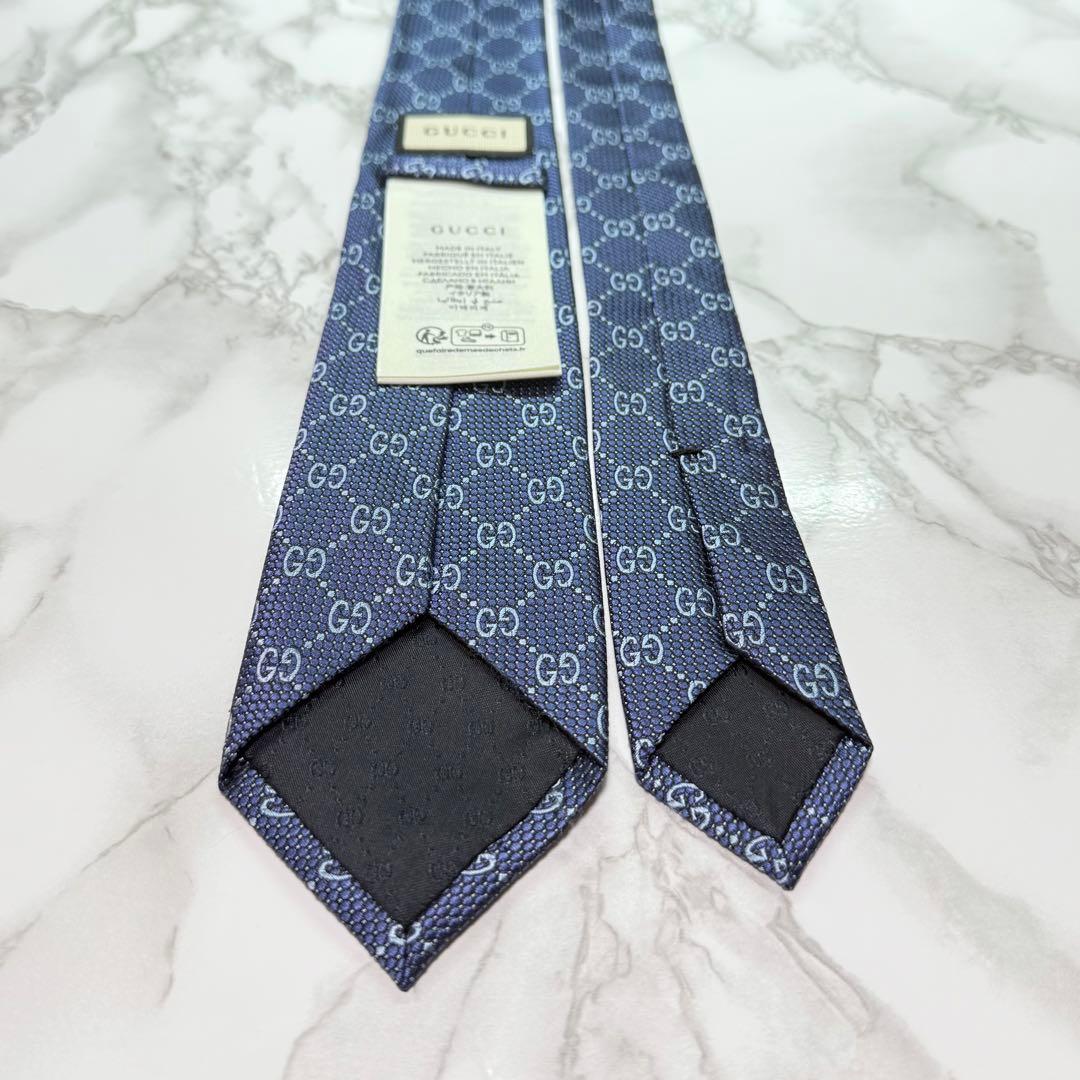 ✨極美品✨ 近年モデル GUCCI ネクタイ シルク100% GG柄 蜂 紺色