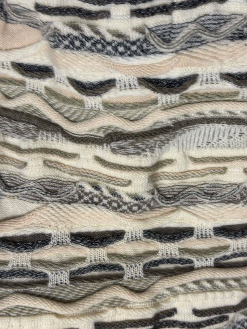 ユウジおまとめ: Samsonite RED バックパックとemuセーター