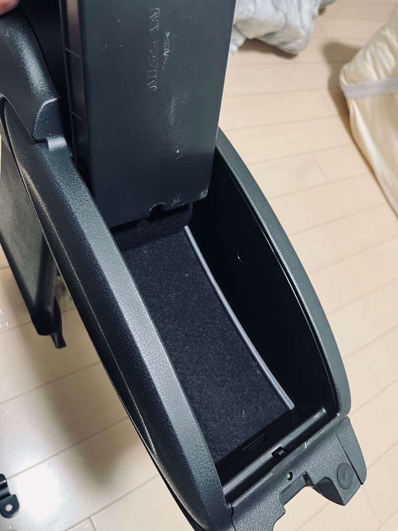 日産 NE12 ノート オプション センターアームレストコンソール　純正
