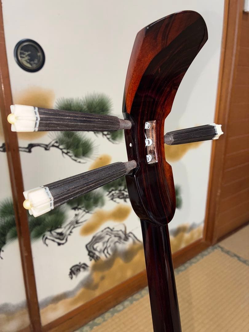 沖縄三線！黒木！上質黒檀！ユナー型 ！本蛇皮　本張り【一枚張り】