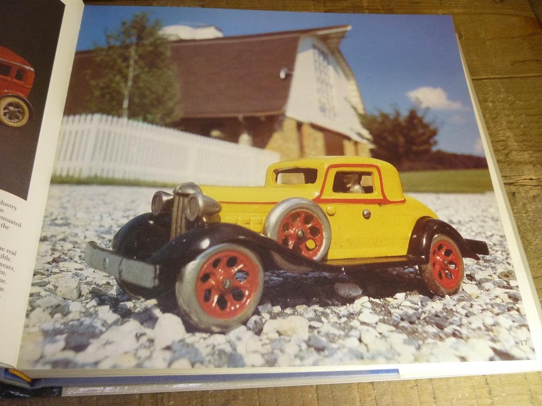 洋古書 AMERICAN TOY CARS & TRUCKS 1894-1942