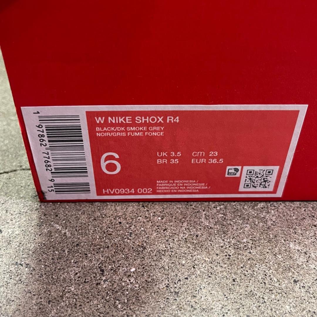 Nike Women's Shox R4 HV0934-002 23㎝