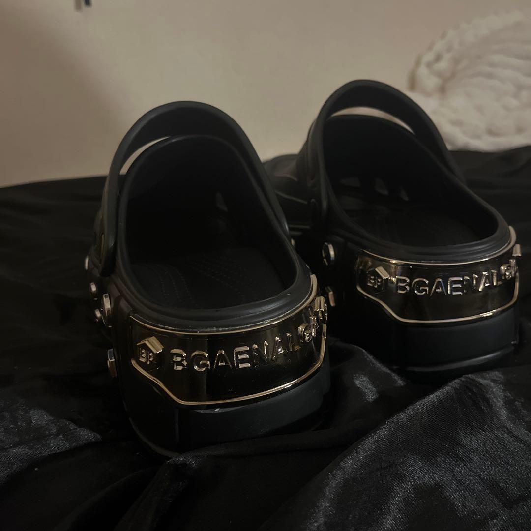 大幅値引き中！【新品】クロックスサンダル