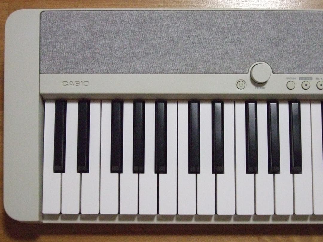 CASIO CT-S1WE 電子ピアノ カシオトーン ペダル付き　送料込み