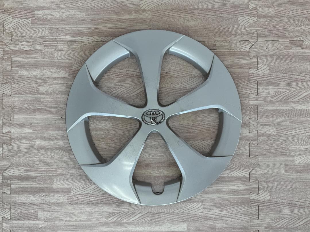 トヨタ純正　プリウス30後期　アルミホイール・ホイールキャップセット　１5インチ