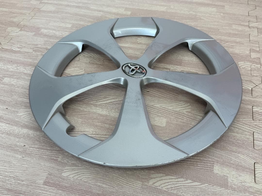 トヨタ純正　プリウス30後期　アルミホイール・ホイールキャップセット　１5インチ