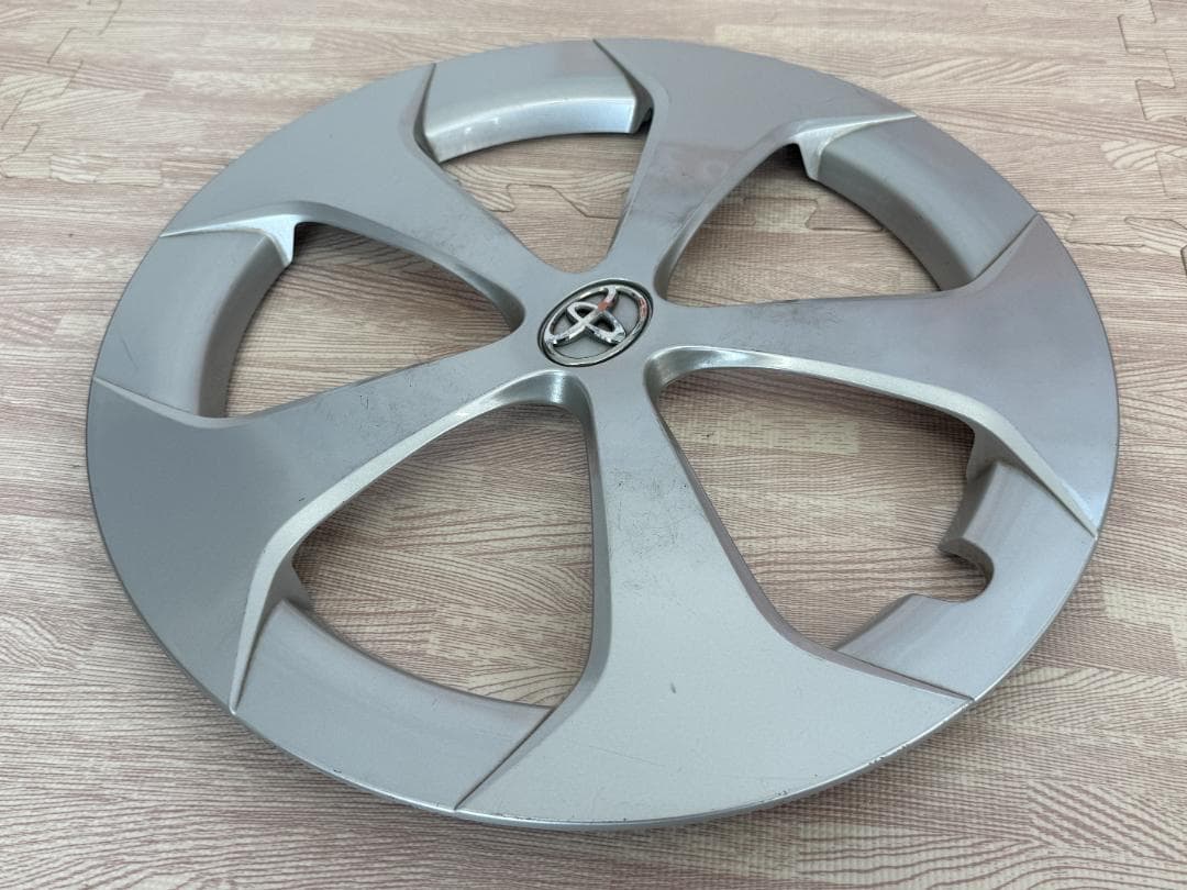 トヨタ純正　プリウス30後期　アルミホイール・ホイールキャップセット　１5インチ