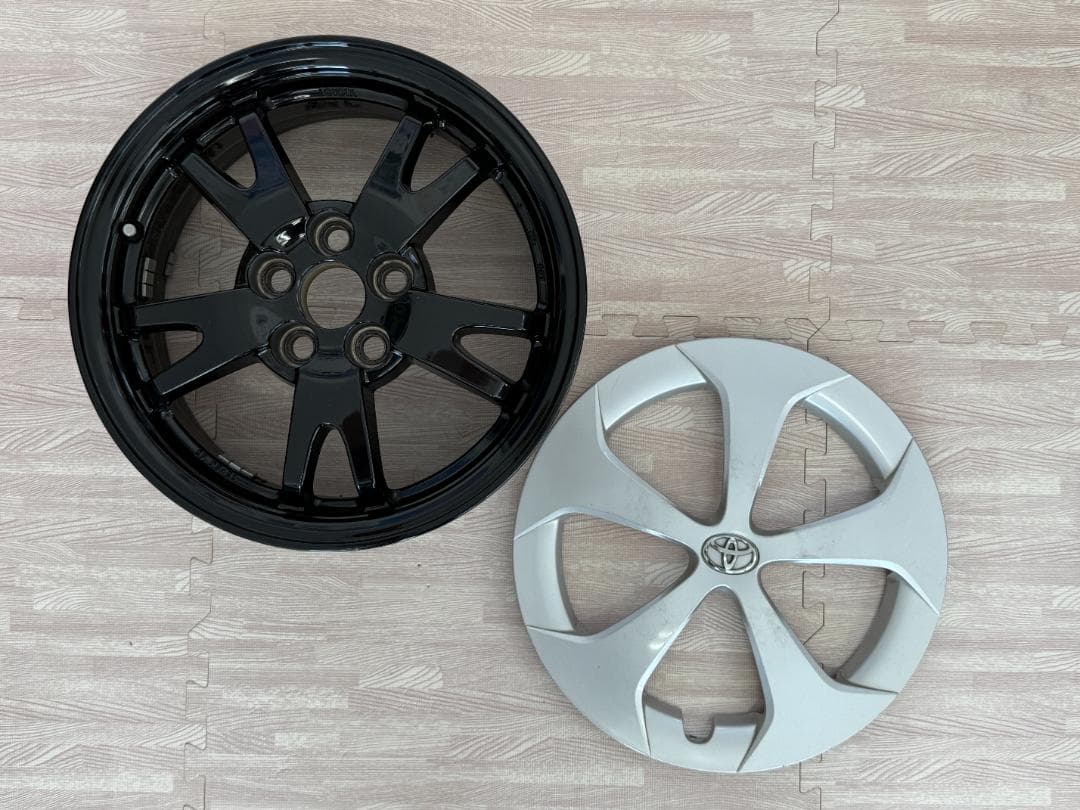 トヨタ純正　プリウス30後期　アルミホイール・ホイールキャップセット　１5インチ