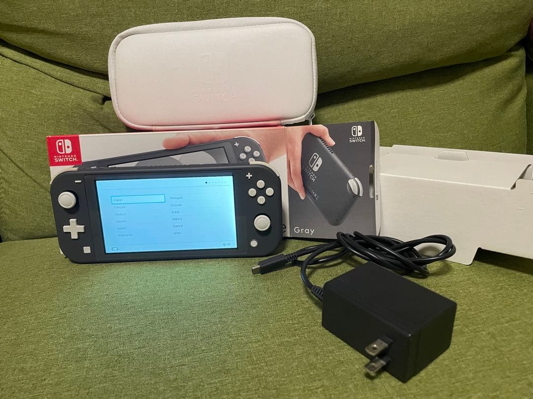 Nintendo Switch Lite グレー 本体と白い保護ケース