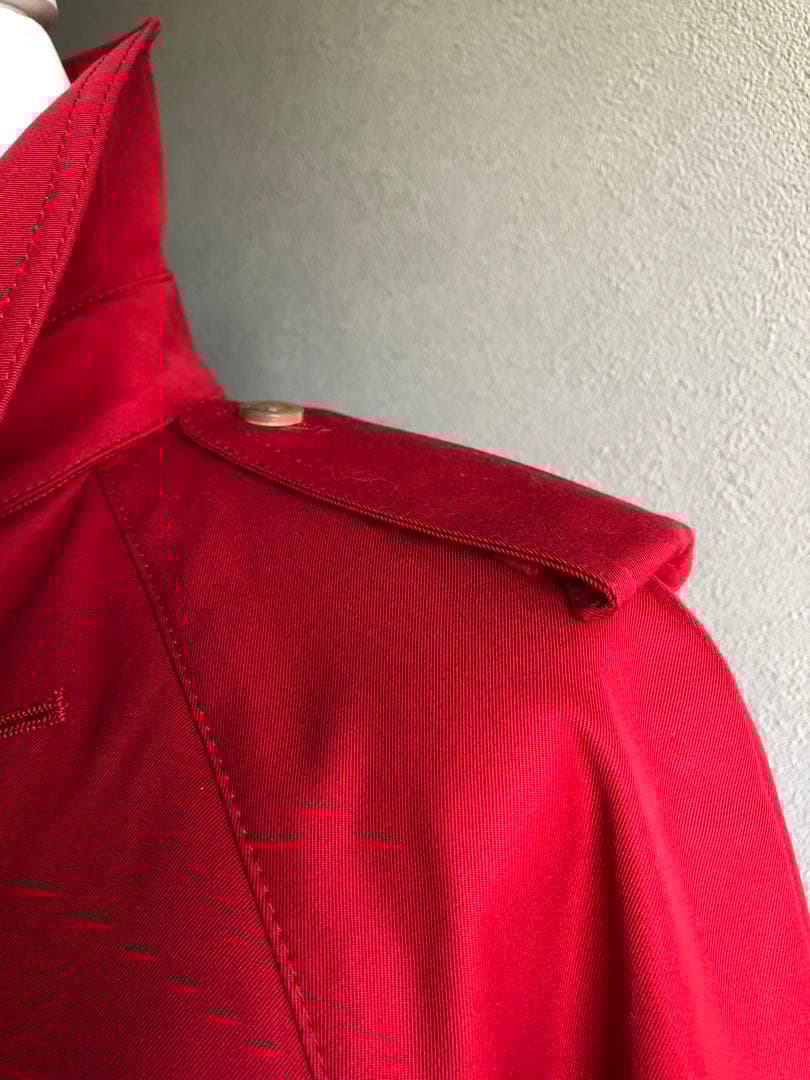 未使用タグ付き: Aquascutum レッド トレンチコート F