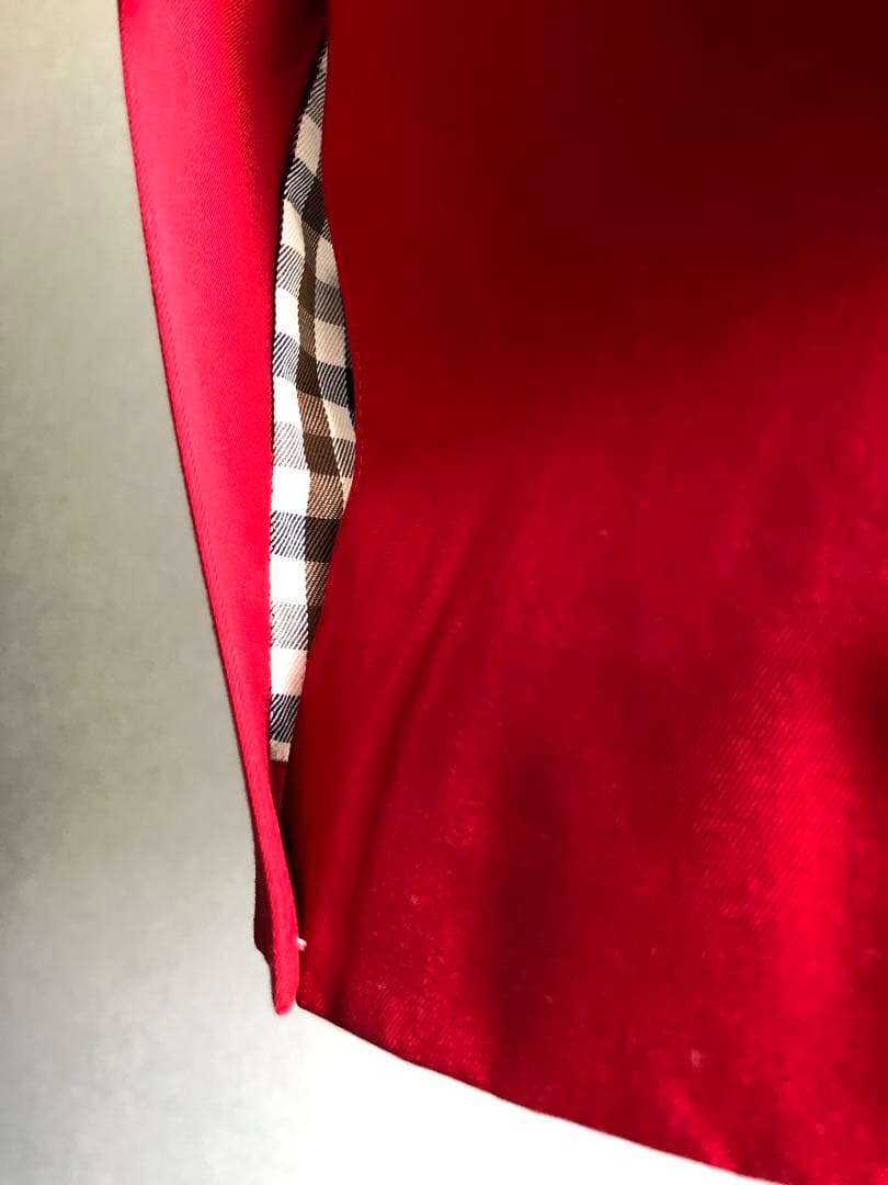 未使用タグ付き: Aquascutum レッド トレンチコート F