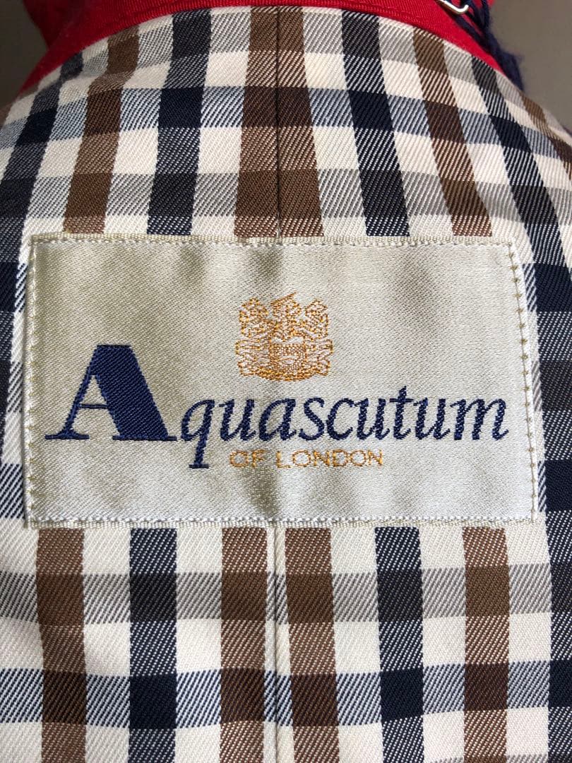 未使用タグ付き: Aquascutum レッド トレンチコート F