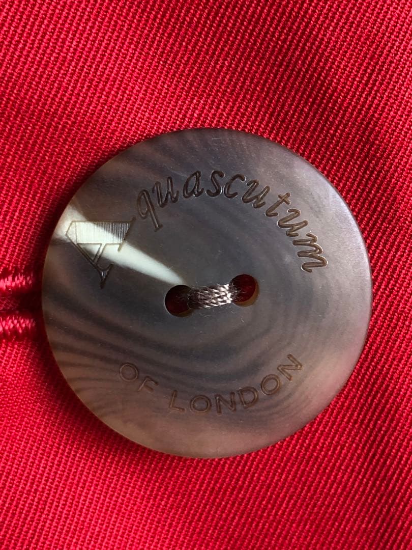 未使用タグ付き: Aquascutum レッド トレンチコート F