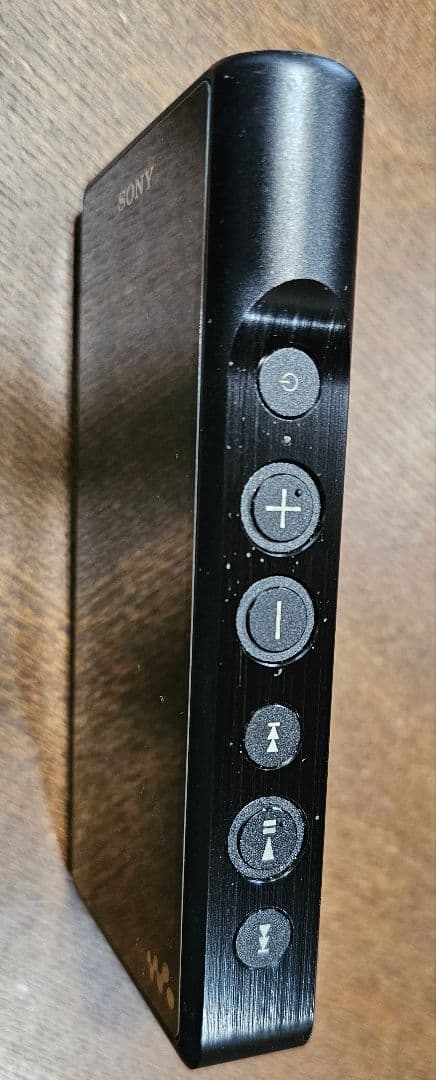 【バッテリー交換済中古美品】SONYウォークマンNW-WM1Aケース、リモコン付