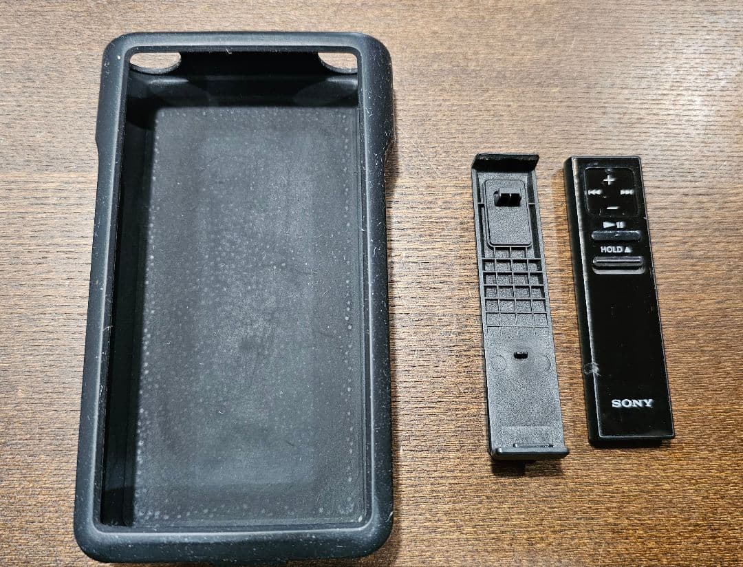 【バッテリー交換済中古美品】SONYウォークマンNW-WM1Aケース、リモコン付