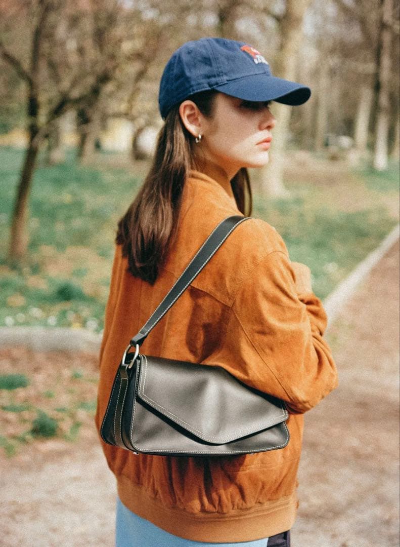 TOUT Y ESTトゥティエ SAC POULIE BLACK美品