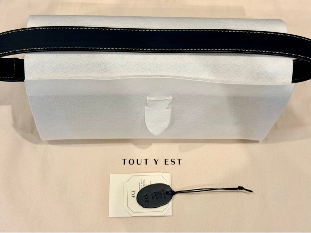 TOUT Y ESTトゥティエ SAC POULIE BLACK美品