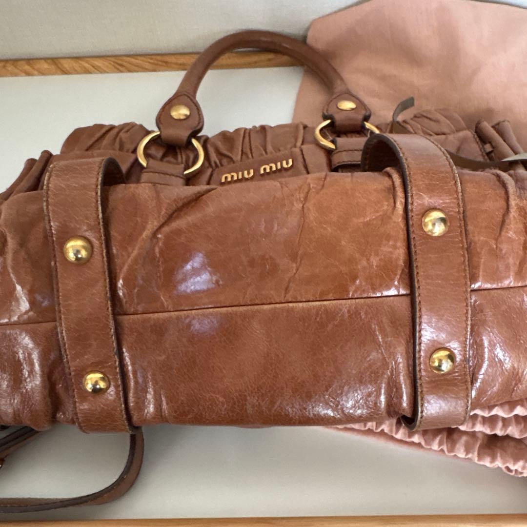 miumiu ハンドバッグ