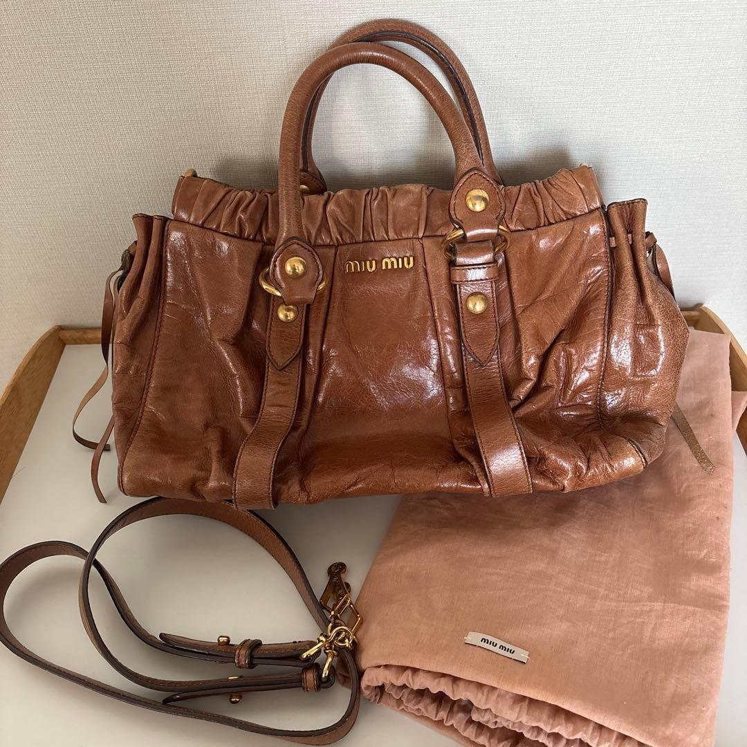 miumiu ハンドバッグ