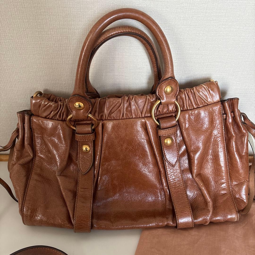 miumiu ハンドバッグ