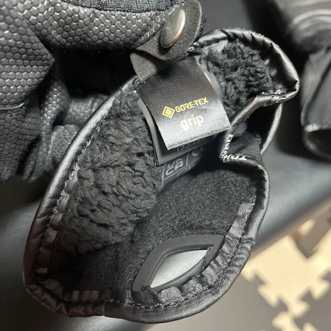 新品Mサイズゴアテックスバイクグローブ