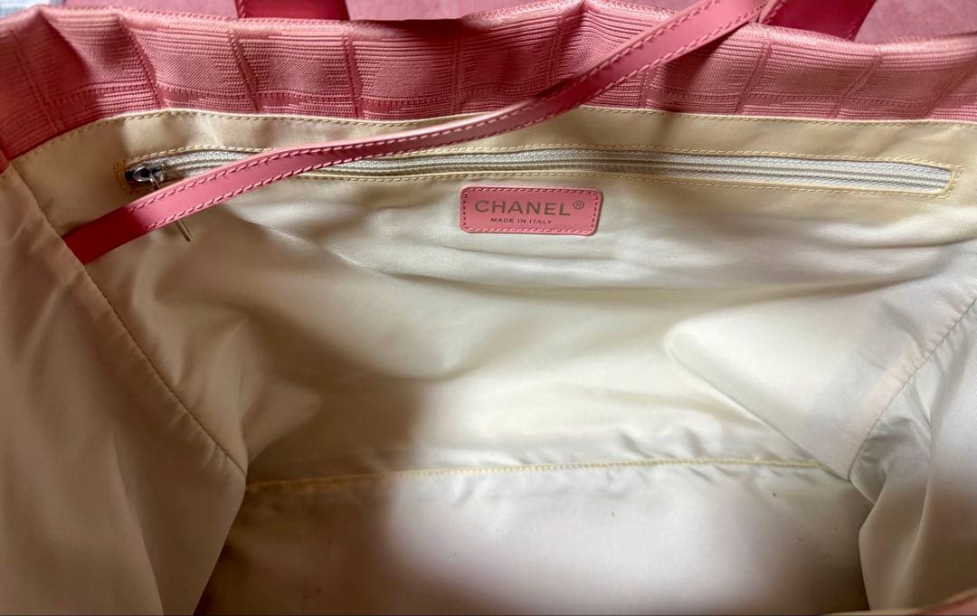 CHANEL ニュートラベルライン 限定ストロベリーピンク ミディアム