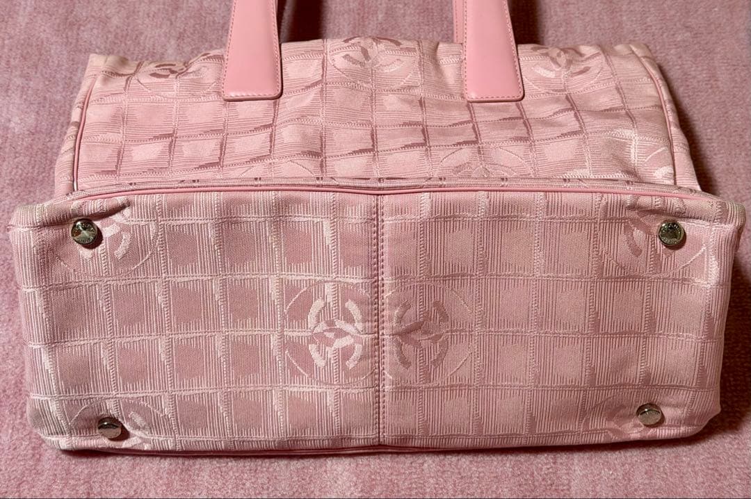 CHANEL ニュートラベルライン 限定ストロベリーピンク ミディアム