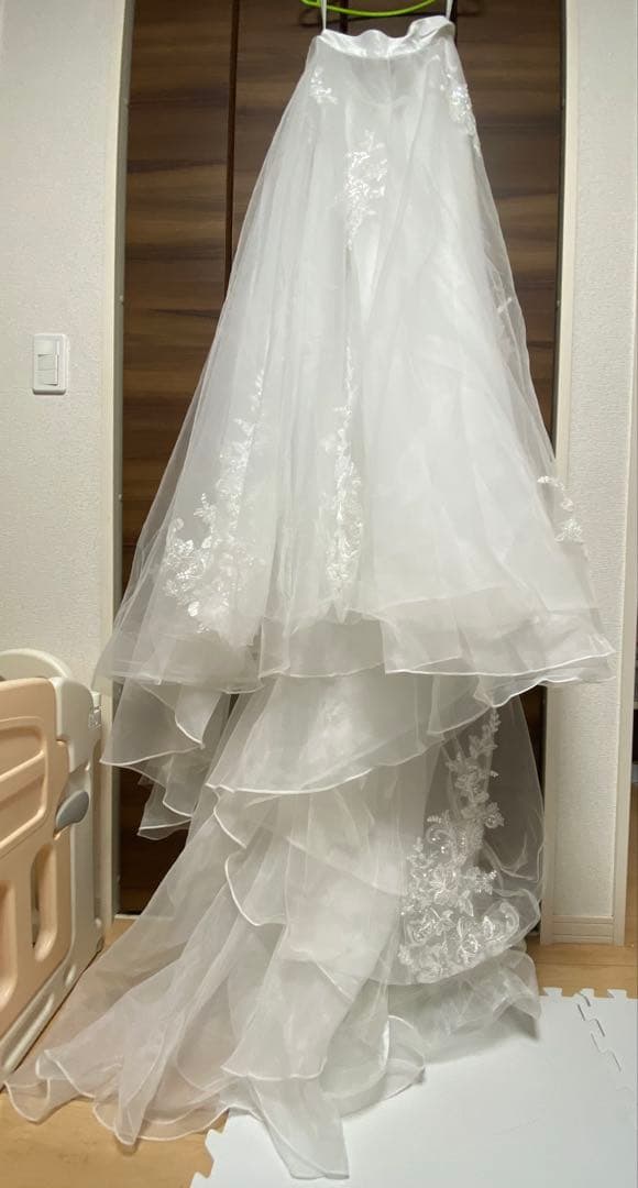 アールイズウェディング with a white オーバースカート