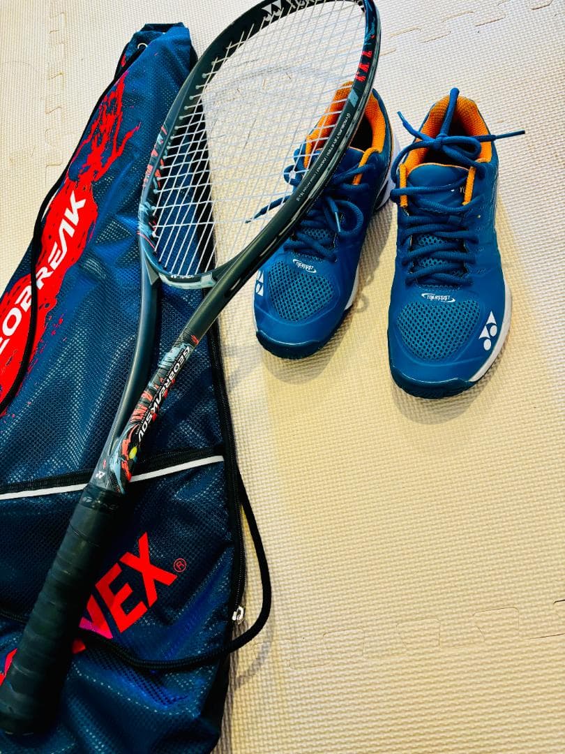 美品！！ヨネックス YONEX ソフトテニスラケット シューズ※ケースおまけ付き