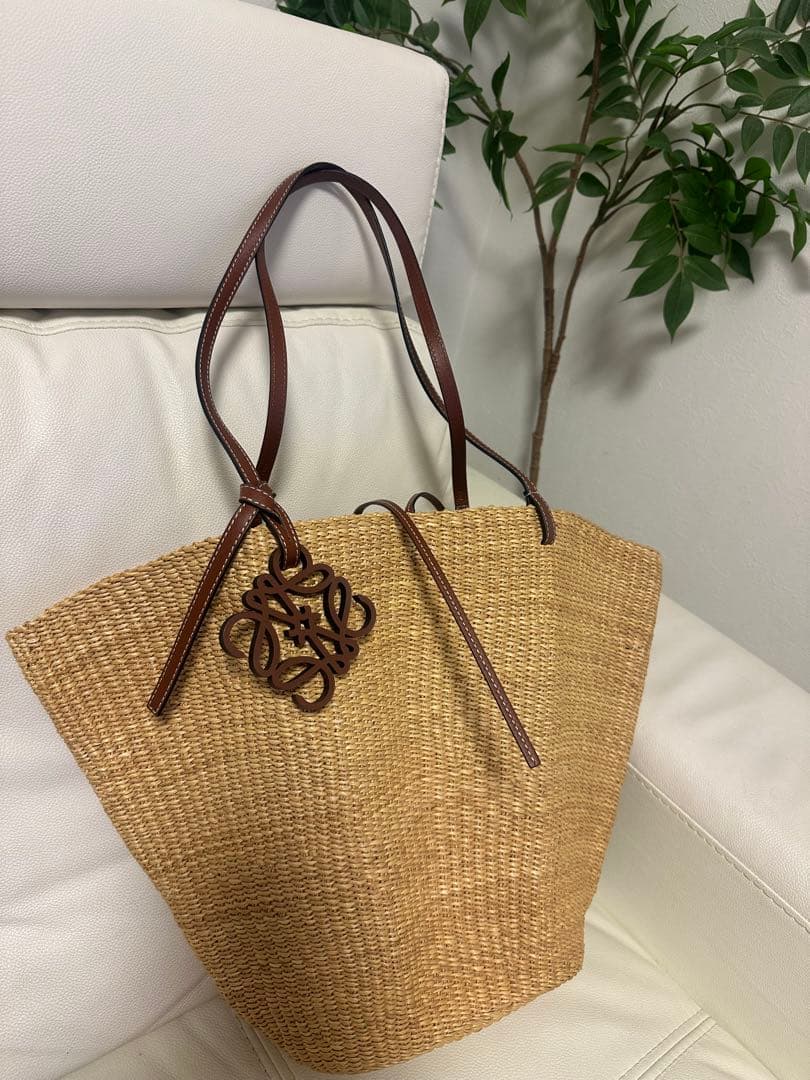 美品LOEWEシェルカゴバックアナグラムチャーム¨̮