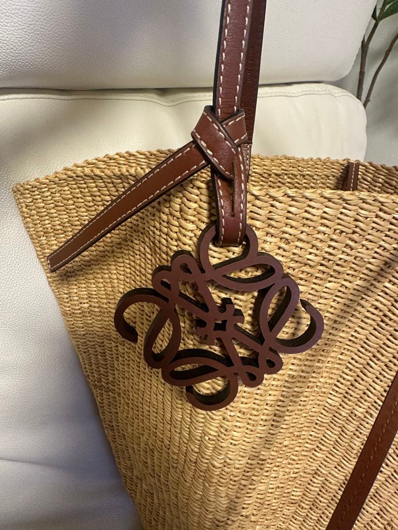 美品LOEWEシェルカゴバックアナグラムチャーム¨̮