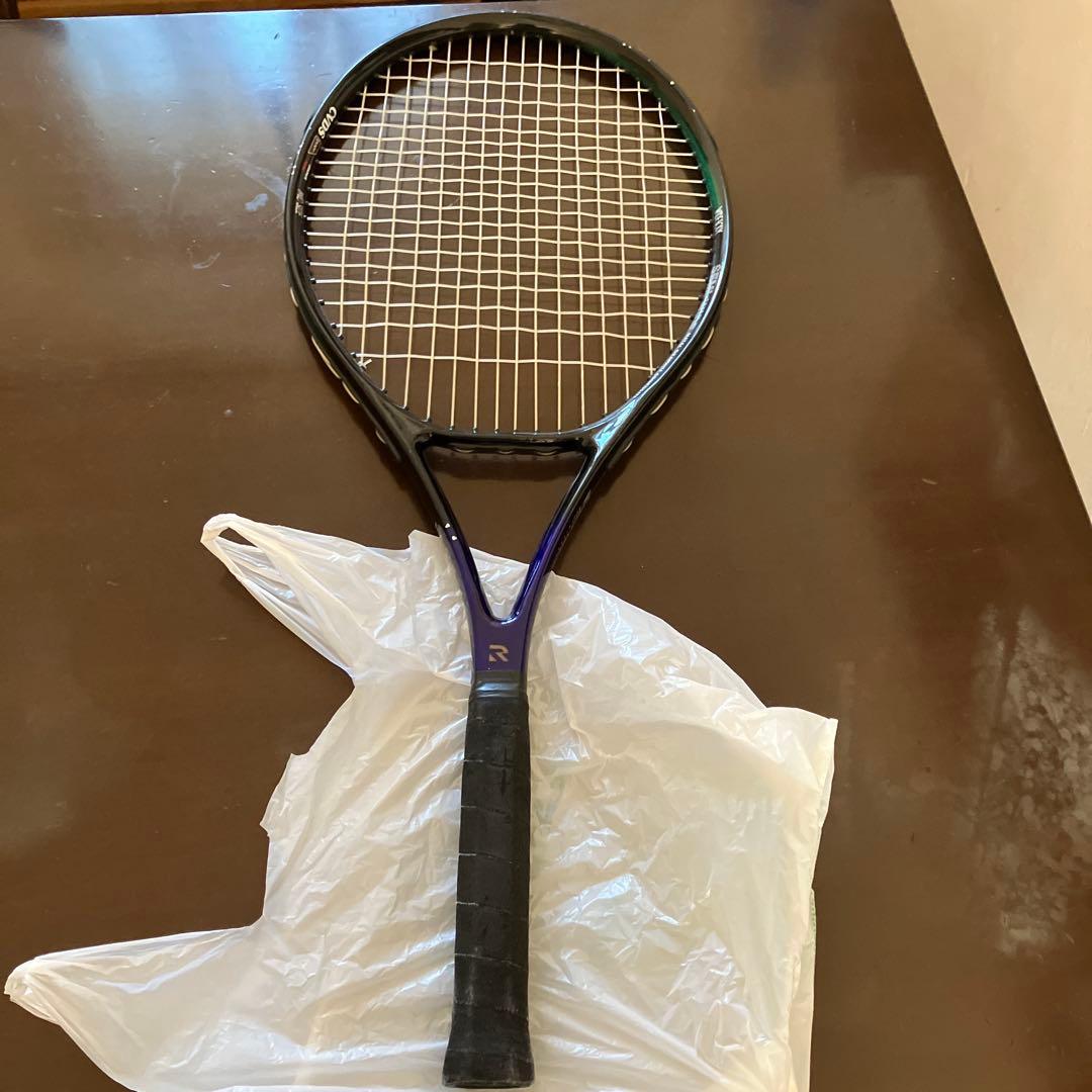 テニスラケット 黒と紫