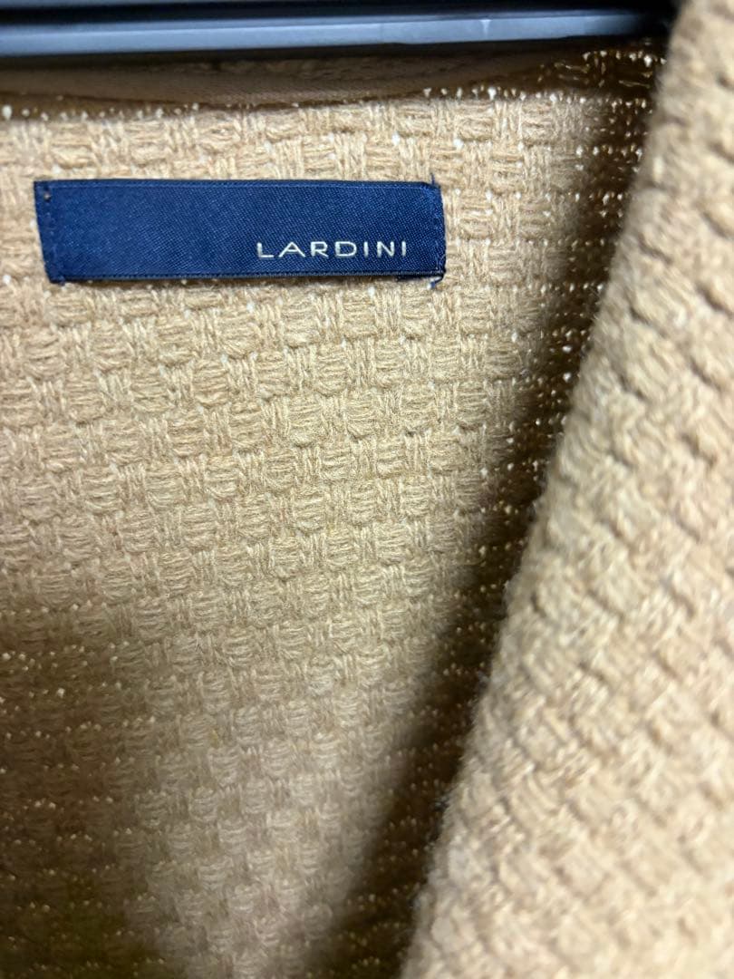 ベージュ ダブルブレスト チェスターコート