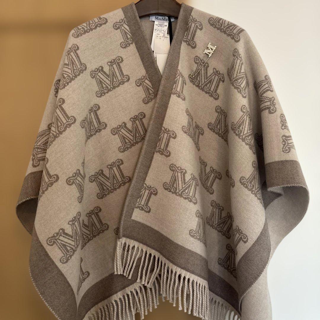 大*生様 Max Mara ベージュ Mロゴ ケープストール フリンジ付き