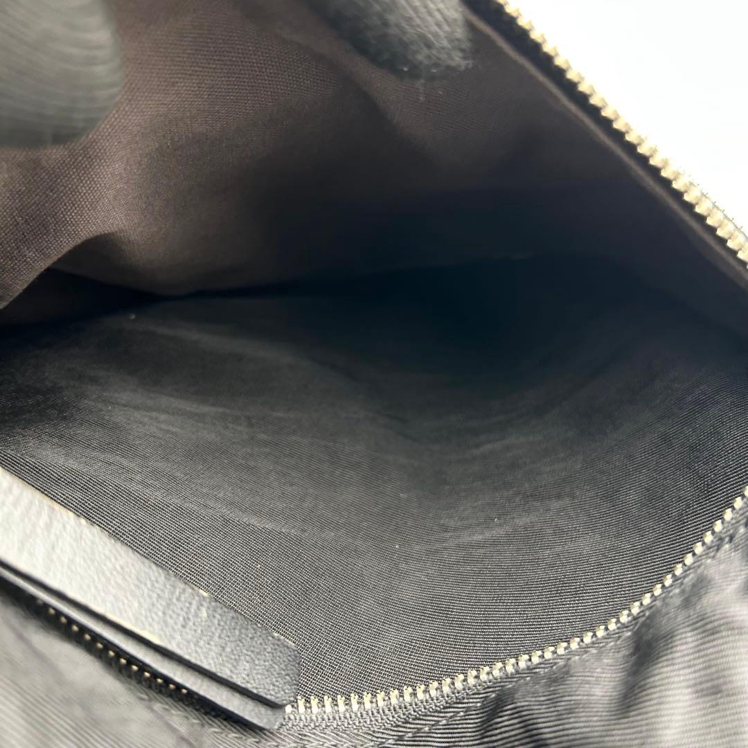 美品✨ ヴィヴィアンウエストウッド ラインORBエンボス リュック オーブ 黒