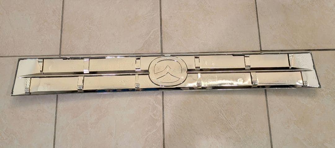 新車取り外し　マツダスクラムワゴン　フロントグリル　DG17W型