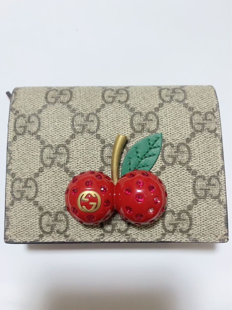 Gucci 財布　さくらんぼ