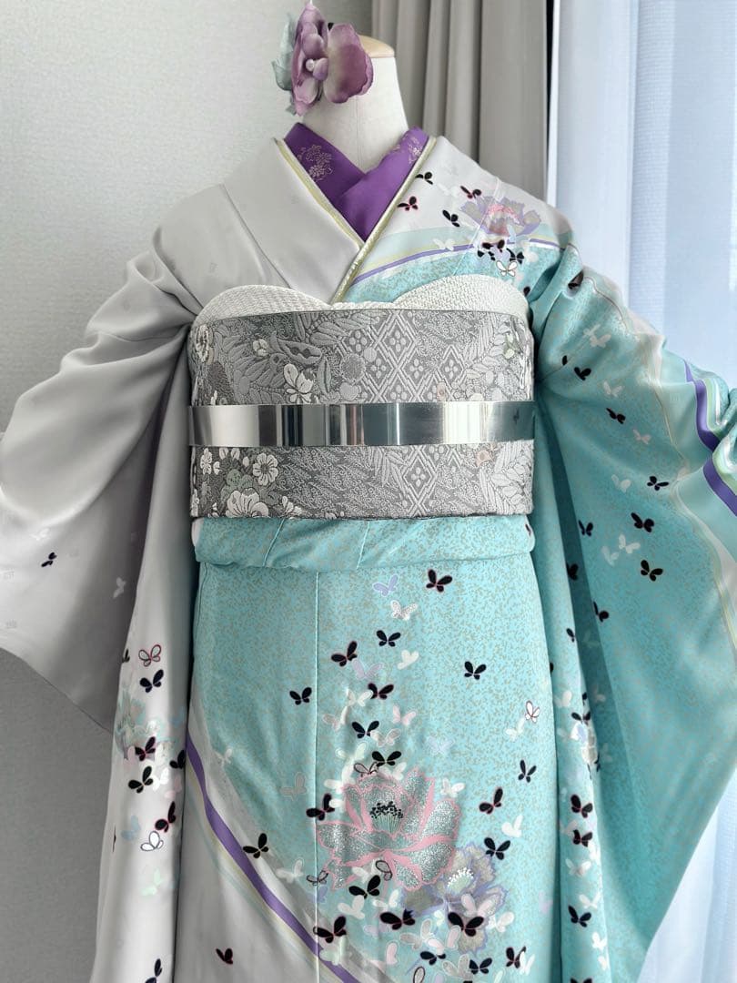 美しい振袖 グレー青紫 蝶模様