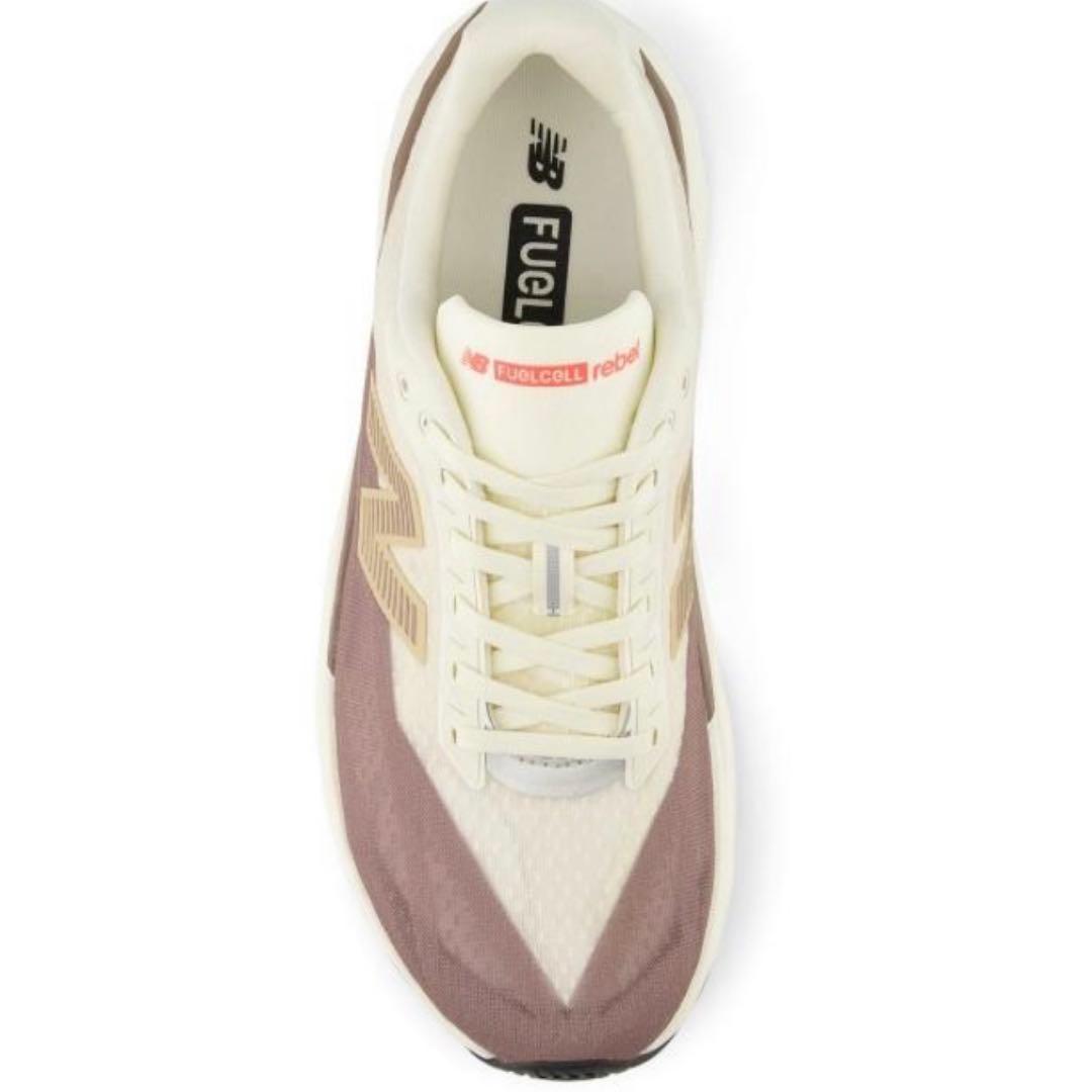 ニューバランス　FuelCell Rebel v5 27.5センチ