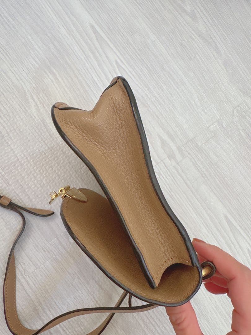 Miu Miu ベージュショルダーバッグ