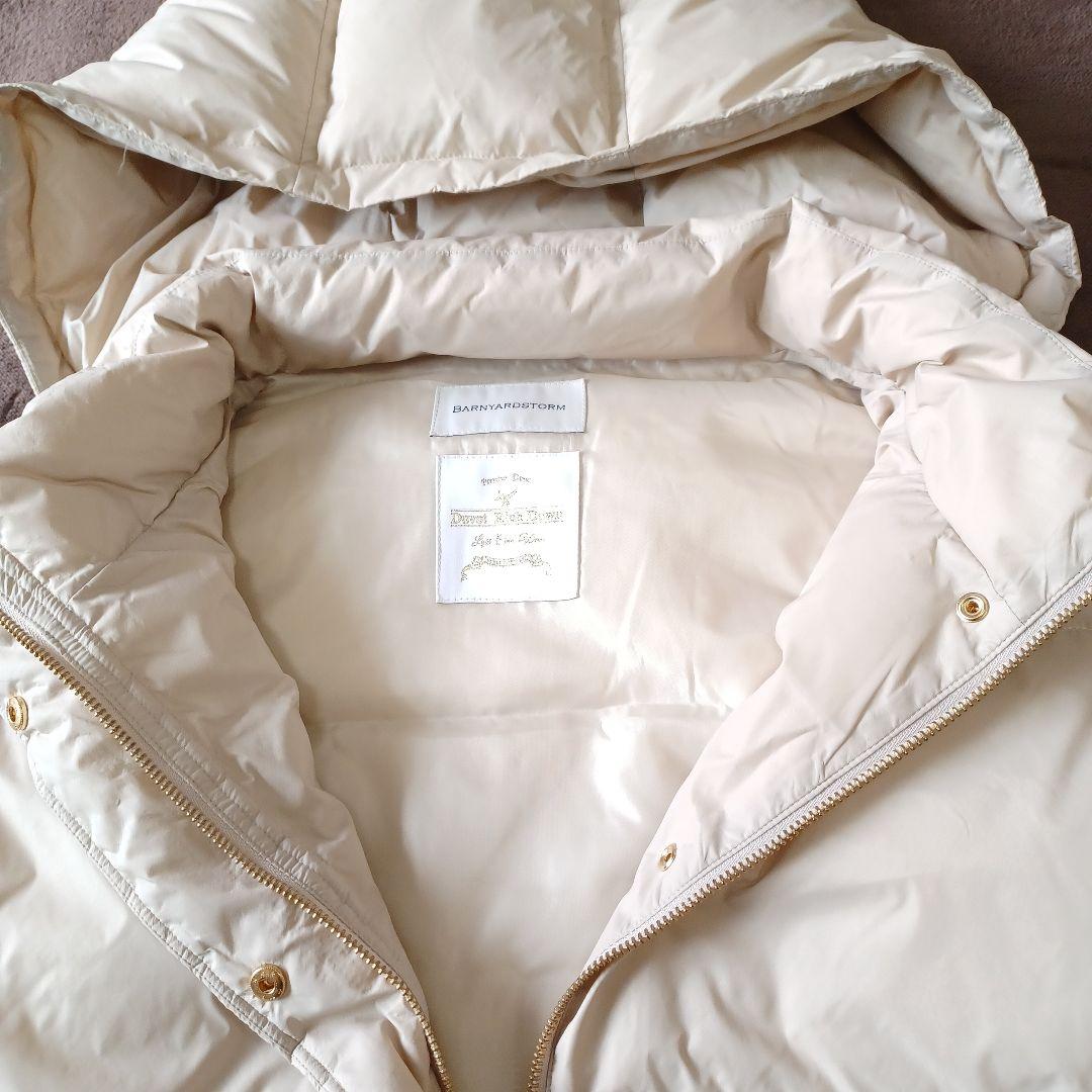 美品　バンヤードストーム 2024 フーディーダウンベスト ベージュ