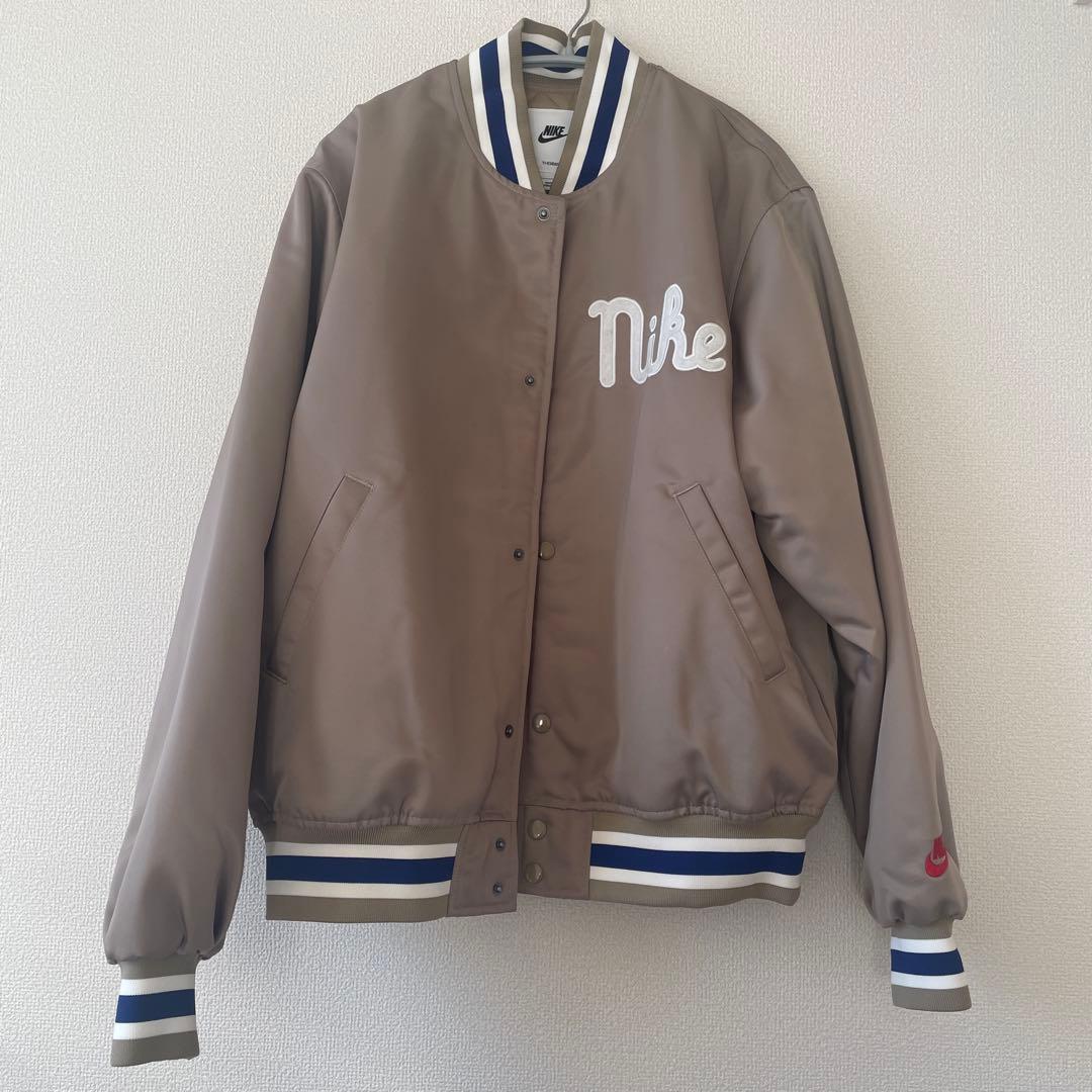 Nike Therma-Fit スタジャン　ベージュ