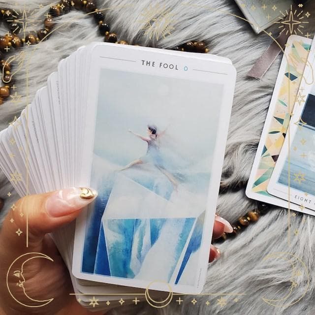 【正規品タロットカード】世界中で人気の優しく繊細な自己実現自己発見のためのデッキ